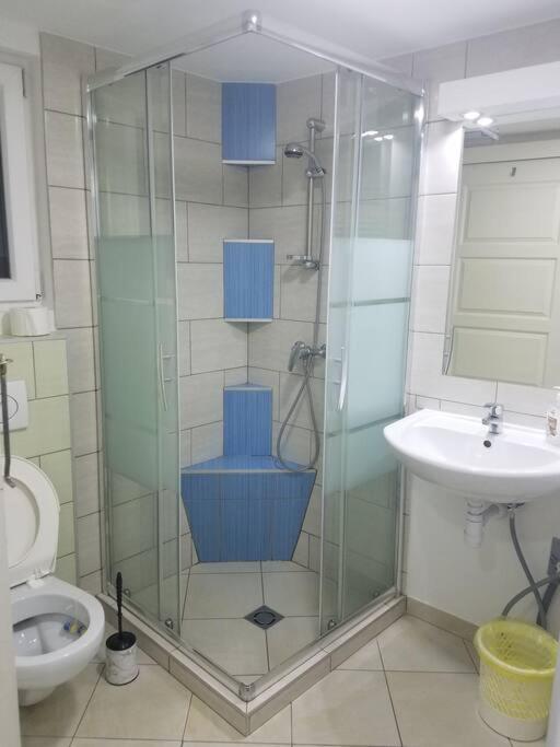 Big Cozy - Skyfall Apartment 3 Bdrm 6 Beds 1&Half Baths Budapest Eksteriør bilde